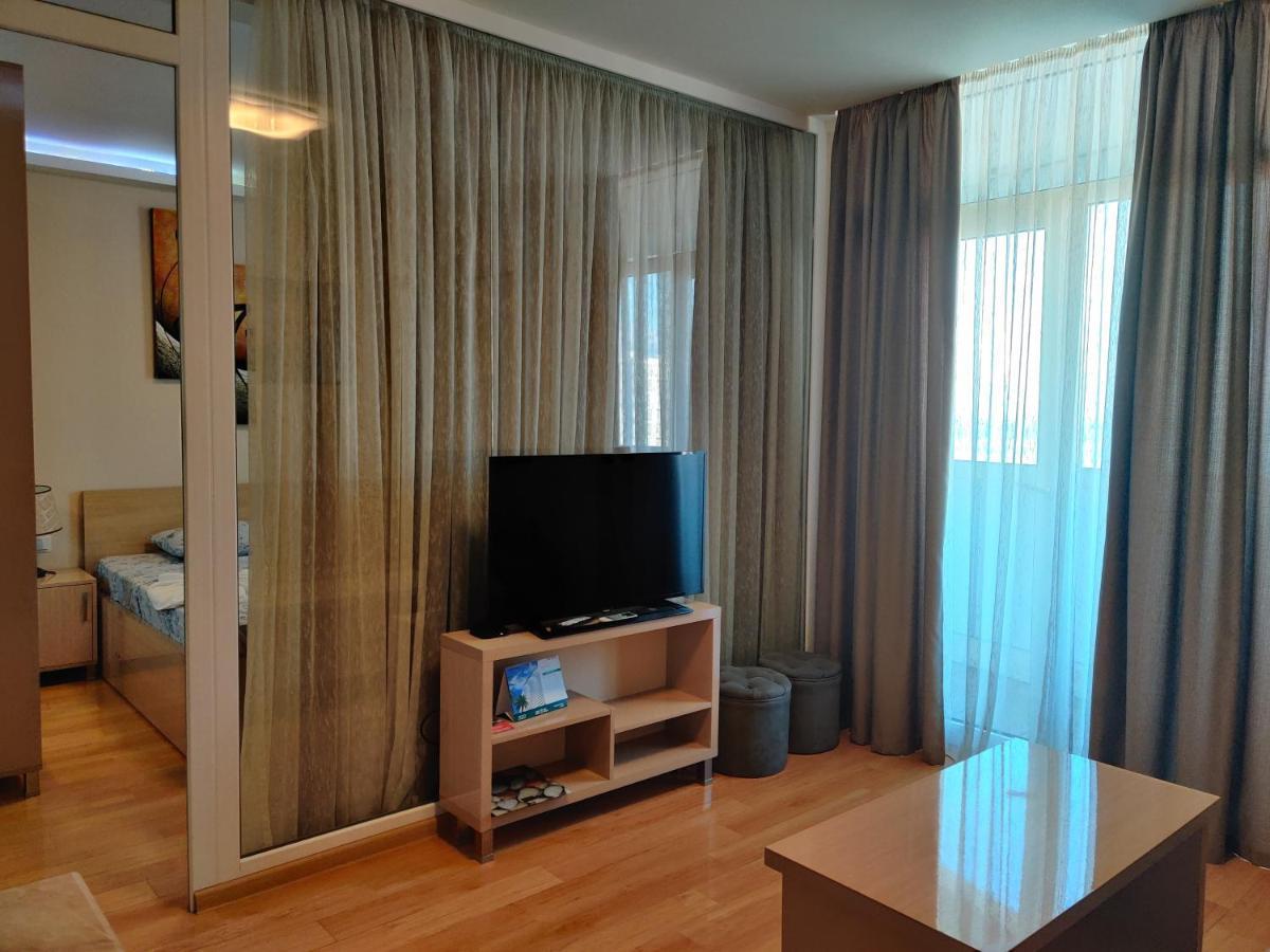 Black Sea Towers Batumi Exterior photo